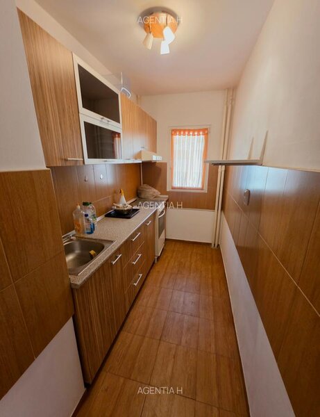 Dristor Park Lake, vanzare 2 camere, etaj 9/10, mobilat, utilat.